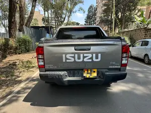 Isuzu D-MAX 2023 Gray