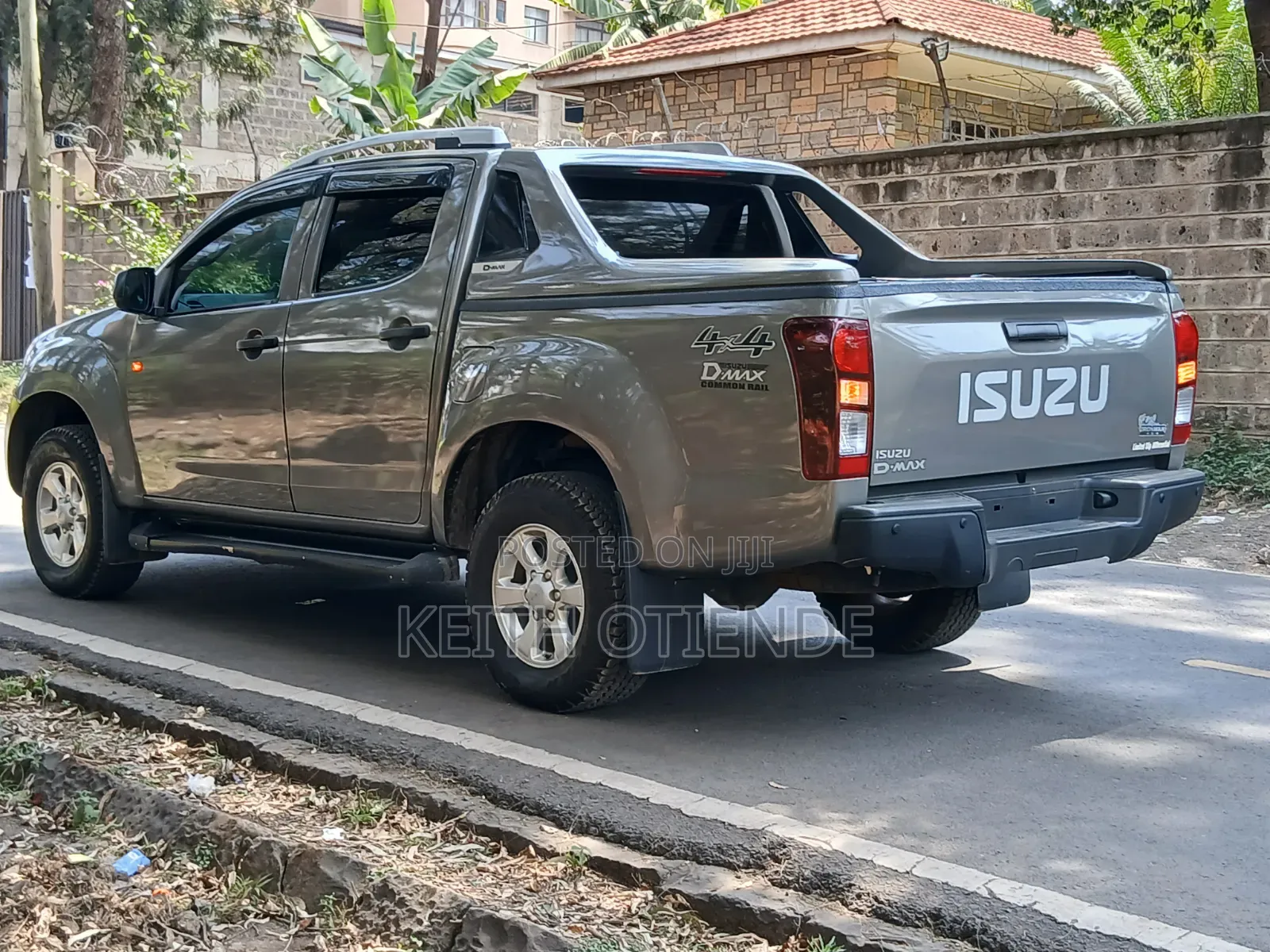 Isuzu D-MAX 2023 Gray