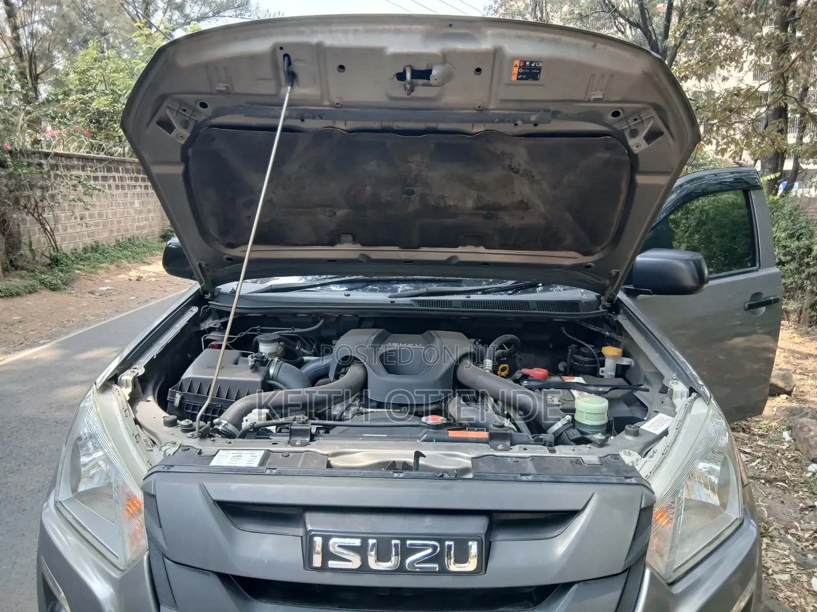 Isuzu D-MAX 2023 Gray