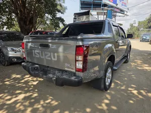 Isuzu D-MAX 2023 Gray