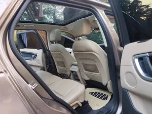 Land Rover Discovery Sport 2016 Gold