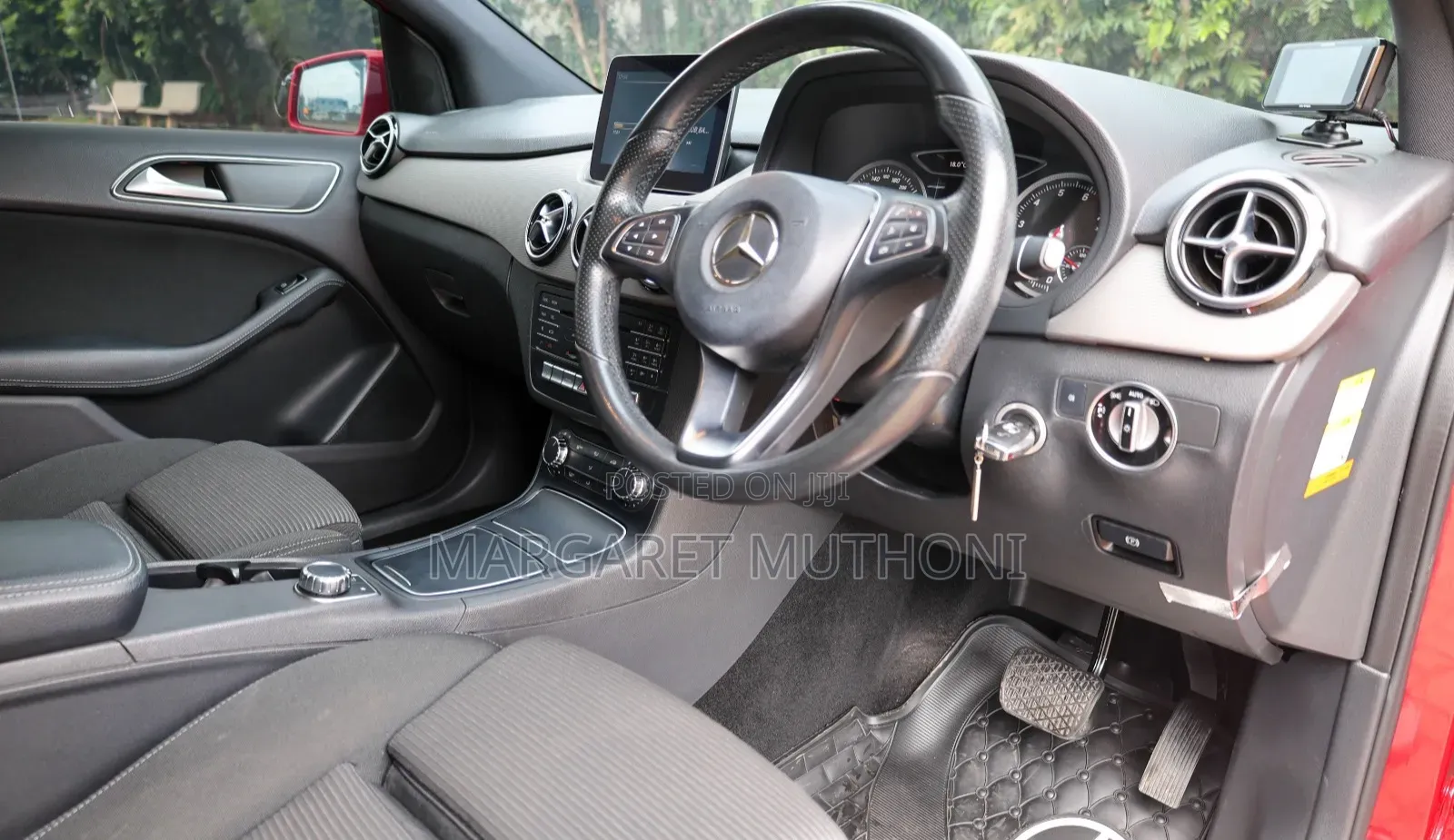 Mercedes-Benz B-Class 2017 Red