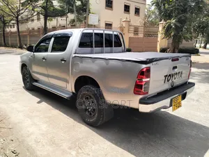 Toyota Hilux 2012 Beige