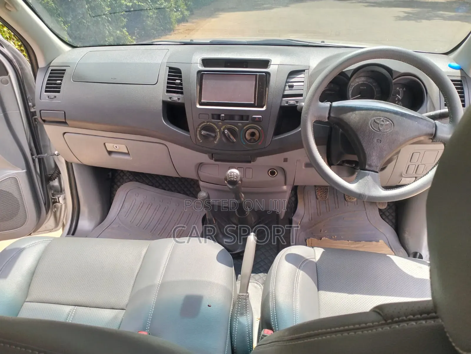 Toyota Hilux 2012 Beige