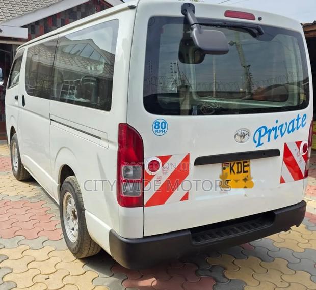 Toyota HiAce 2014 White - thumbnail 6