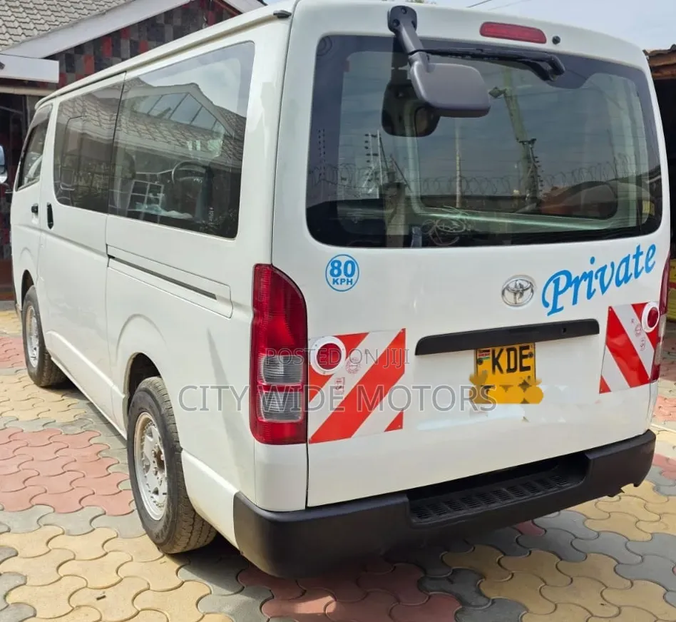 Toyota HiAce 2014 White