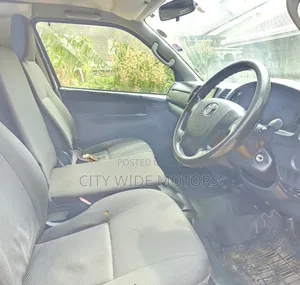 Toyota HiAce 2014 White