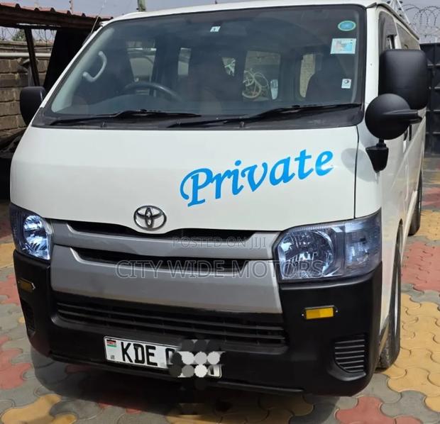 Toyota HiAce 2014 White - thumbnail 2