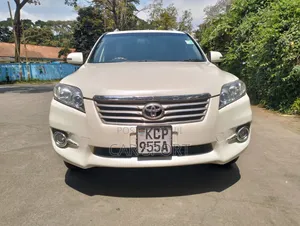 Toyota Vanguard 2010 White