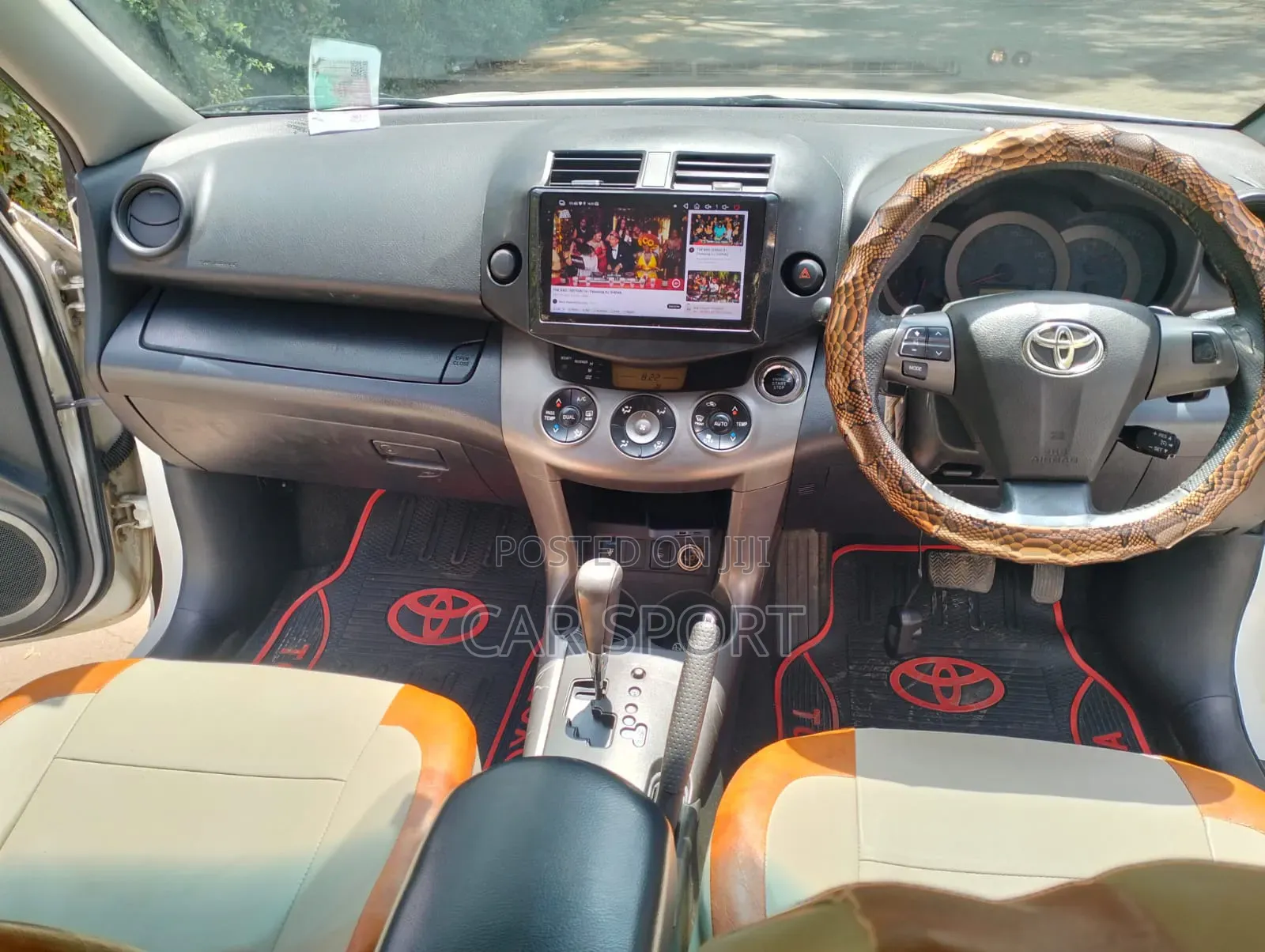 Toyota Vanguard 2010 White