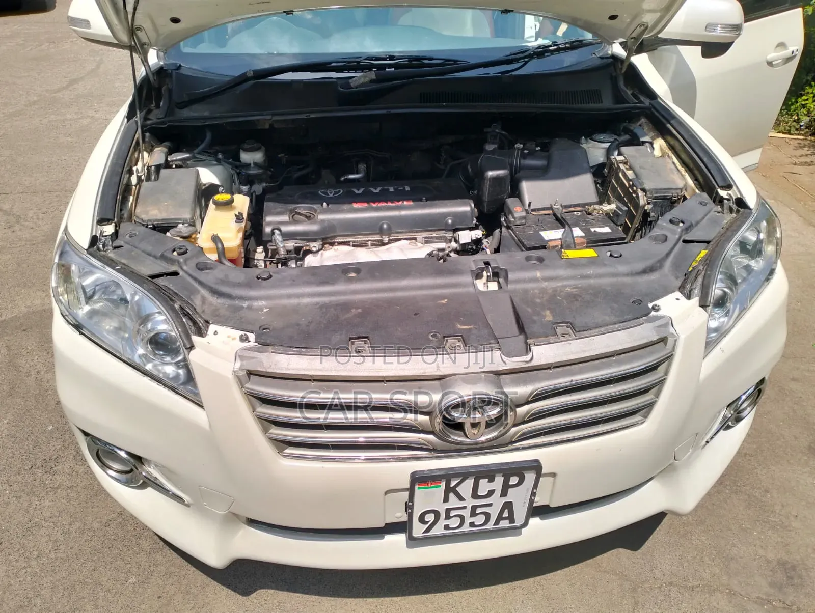 Toyota Vanguard 2010 White