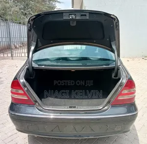 Mercedes-Benz C200 2005 Black
