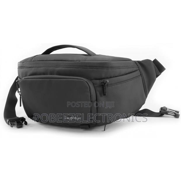 Cwatcun D105 Waist/Shoulder Camera Bag (Large, Waterproof)