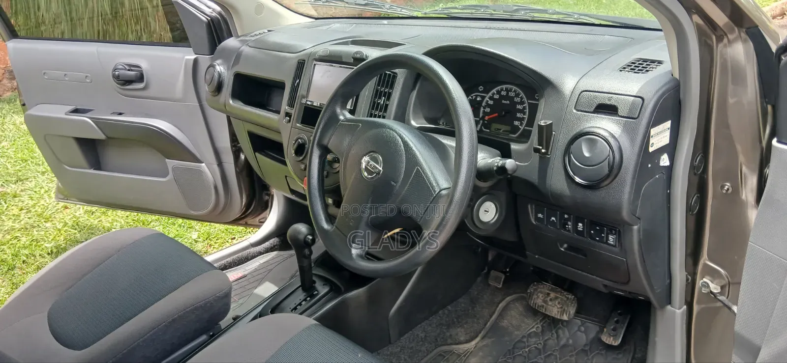 Nissan Wingroad 2018 Gray