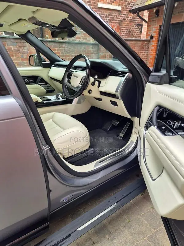 Land Rover Range Rover 2025 Gray