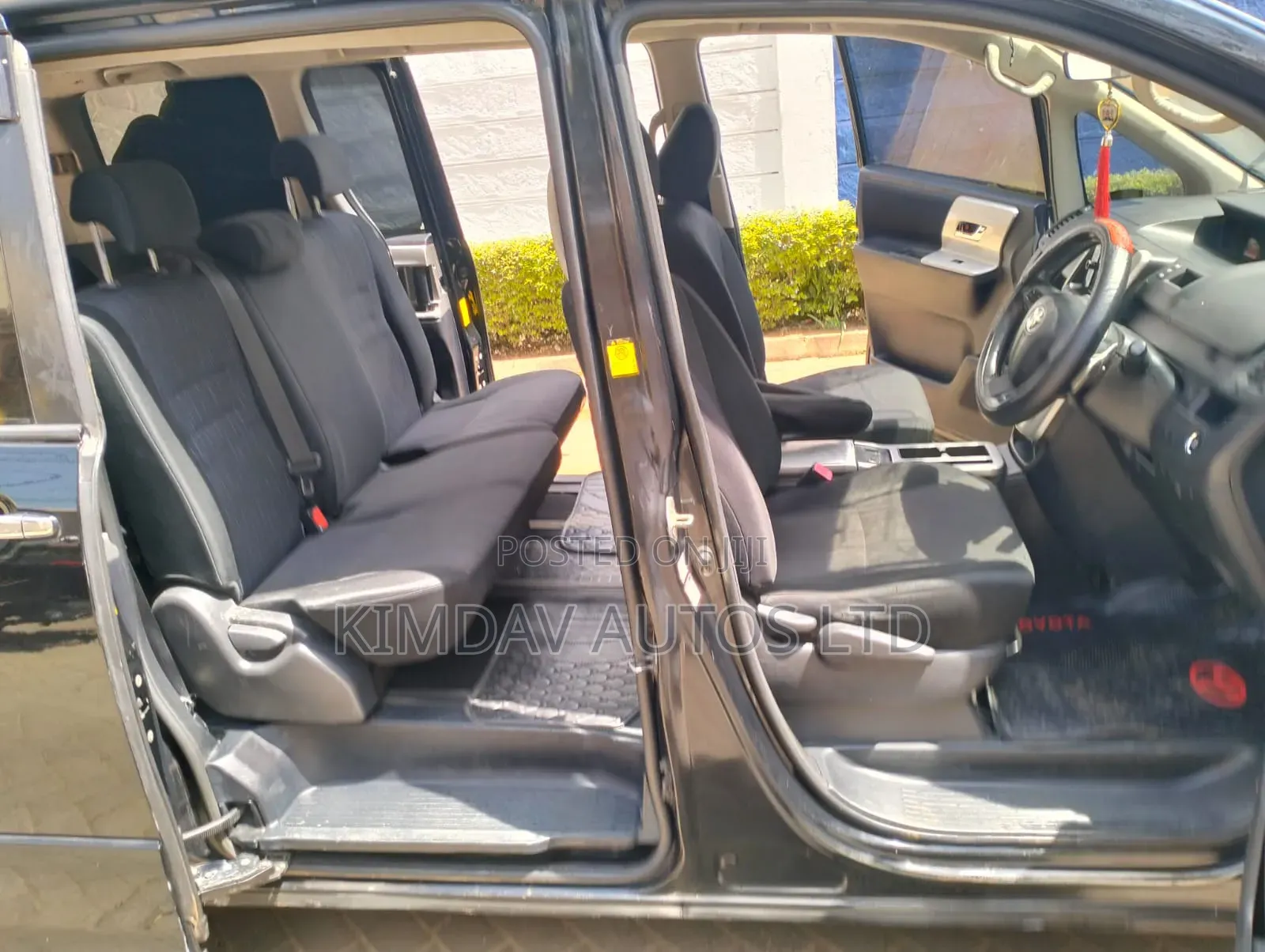 Toyota Voxy 2011 Black
