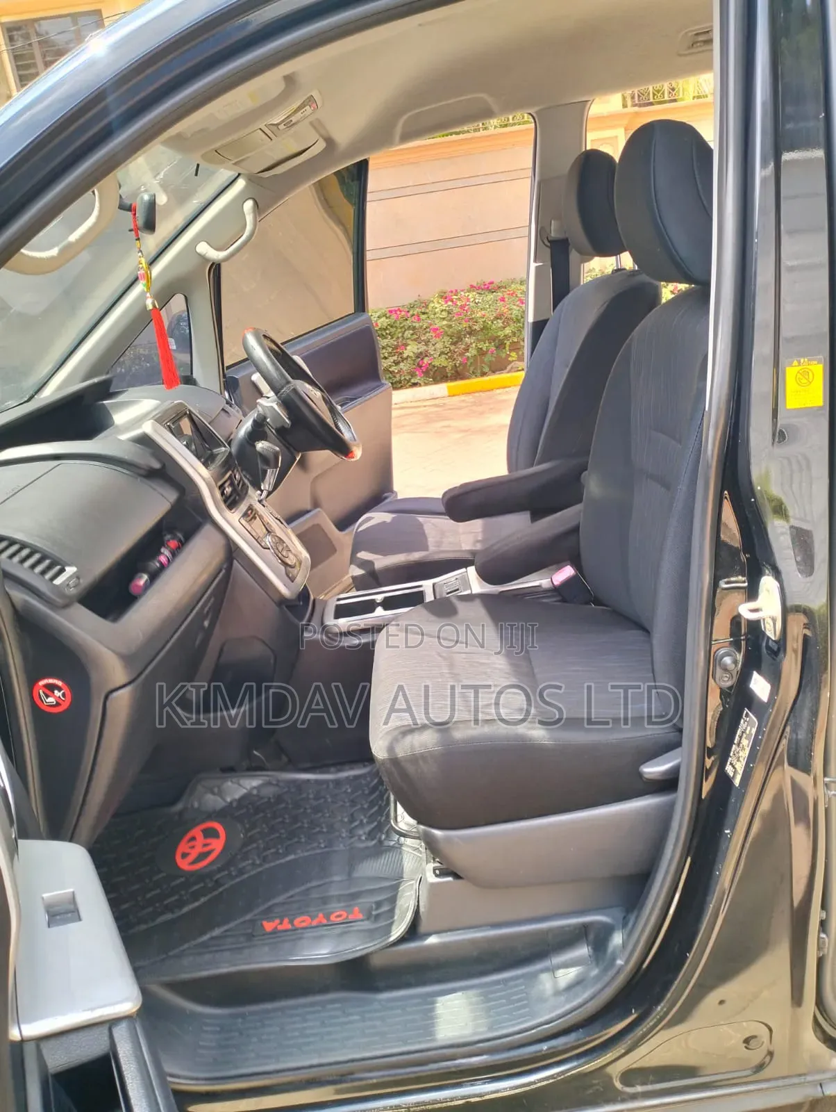 Toyota Voxy 2011 Black