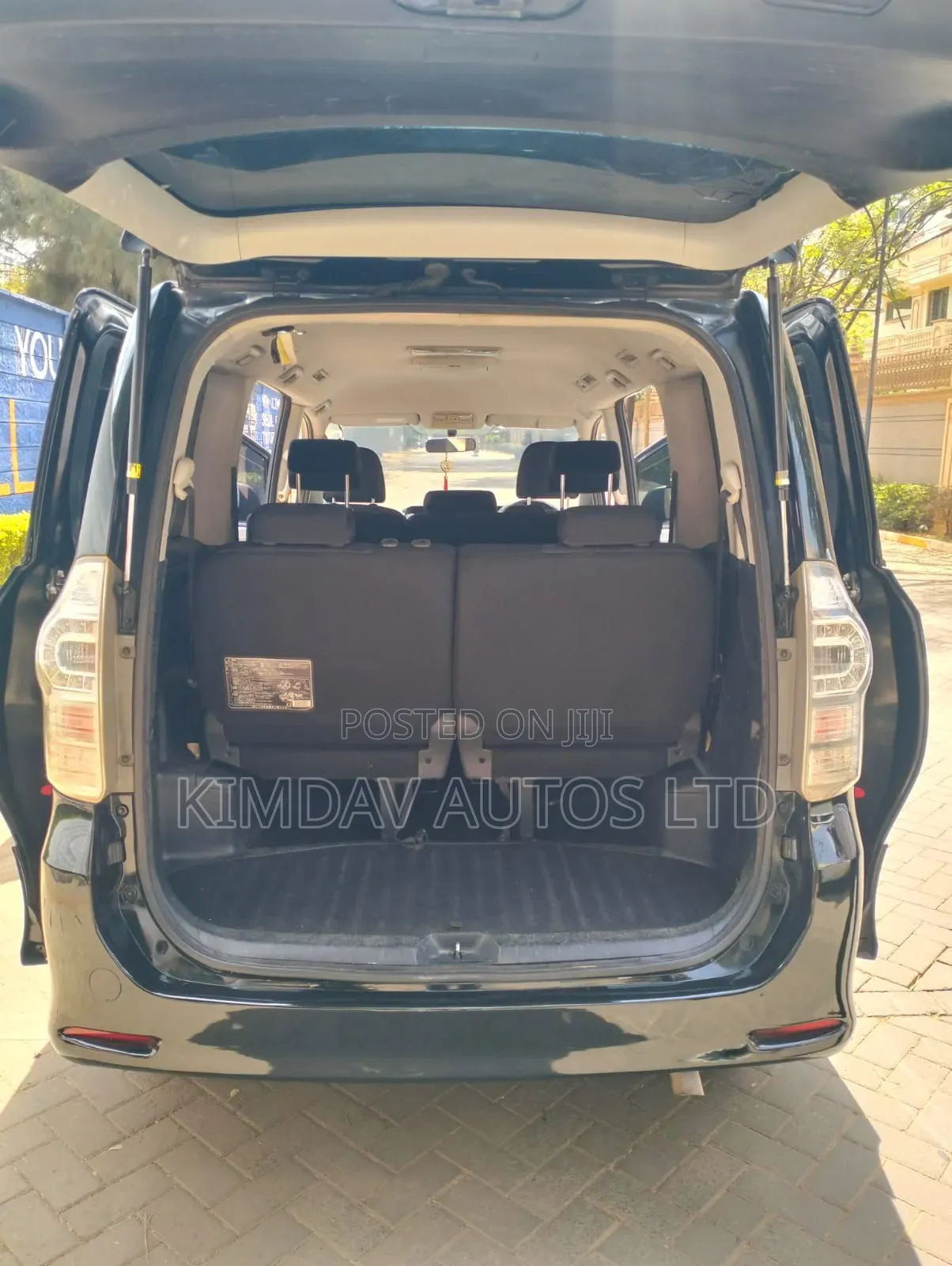 Toyota Voxy 2011 Black