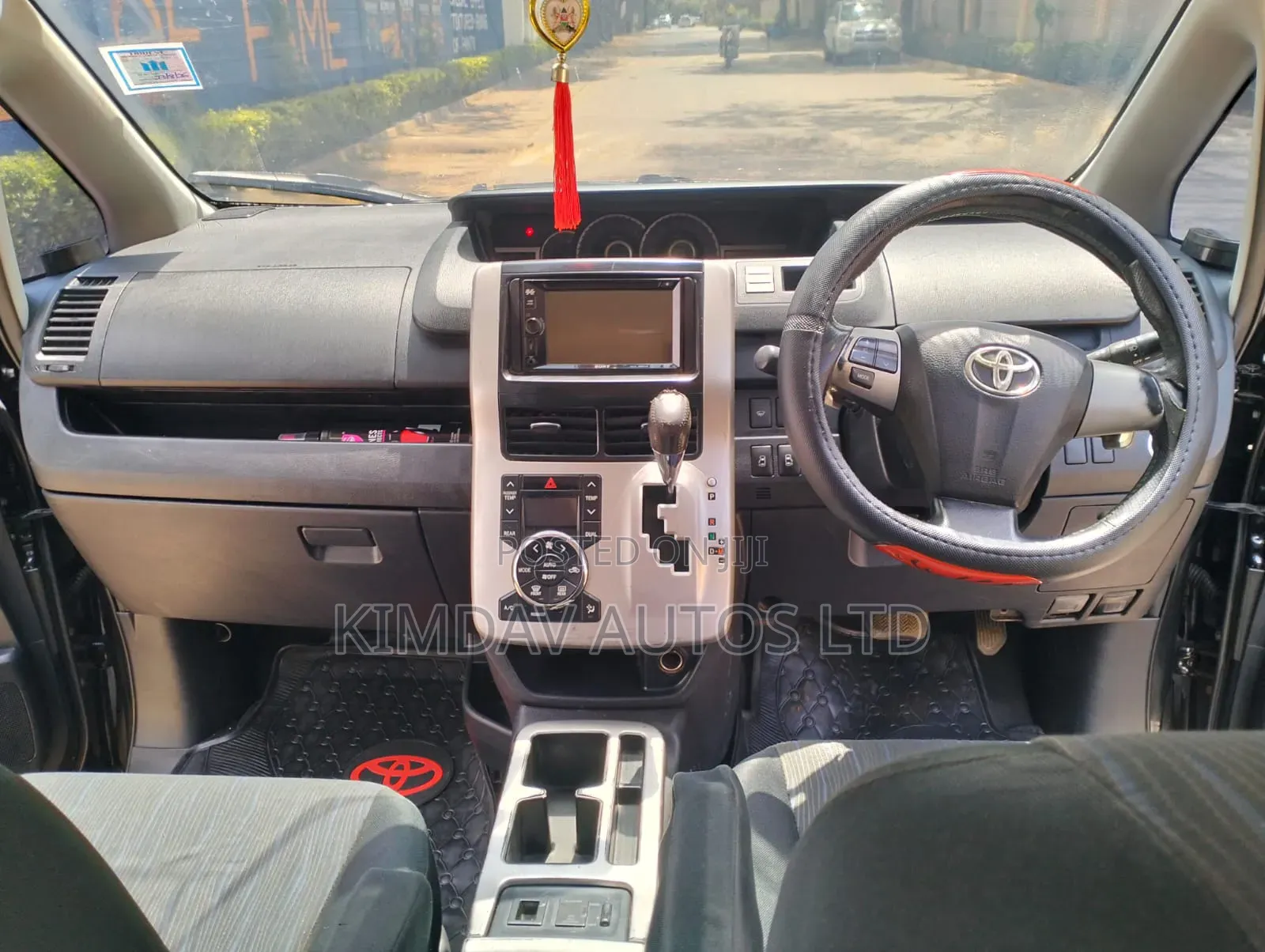 Toyota Voxy 2011 Black