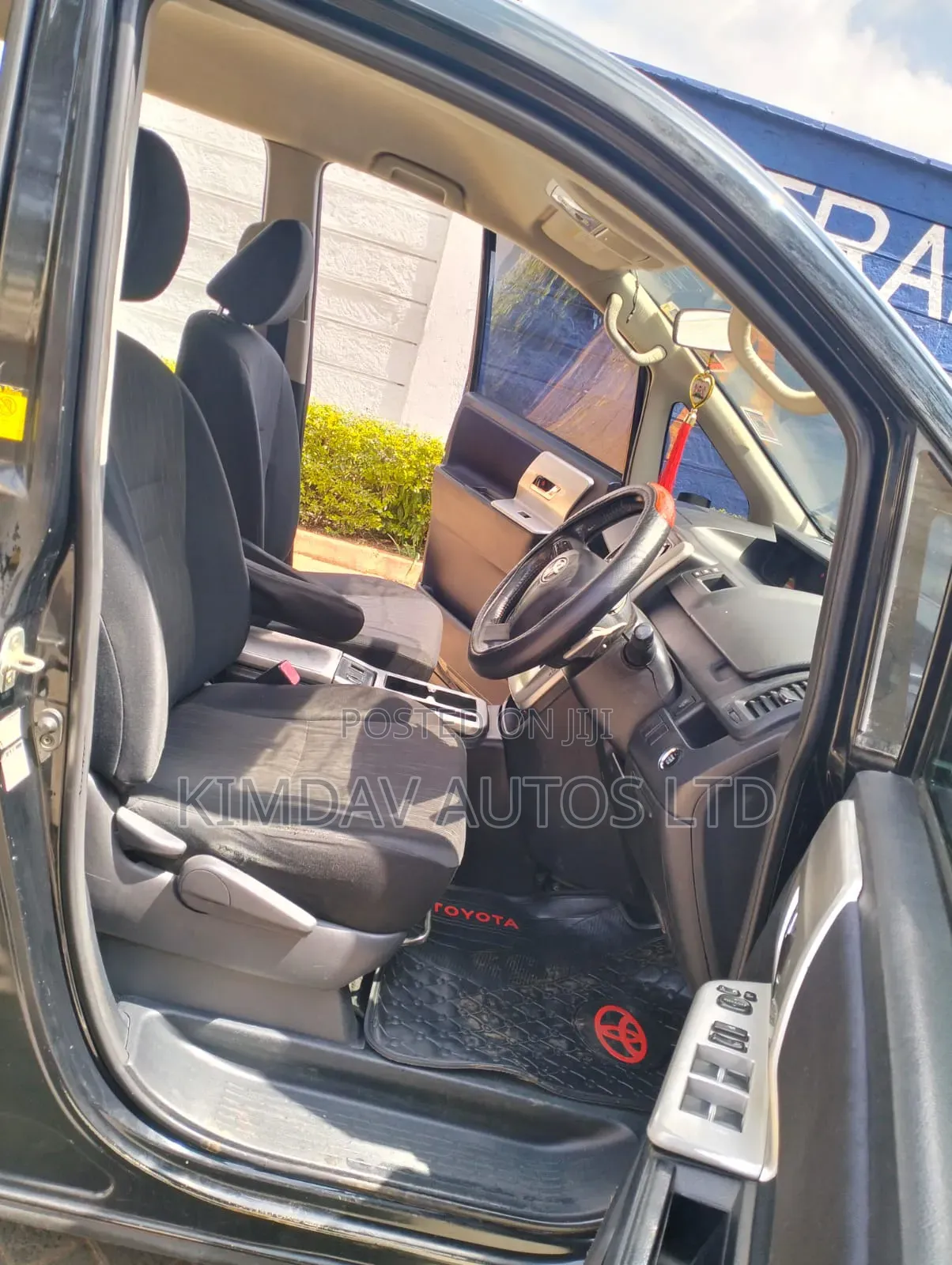 Toyota Voxy 2011 Black