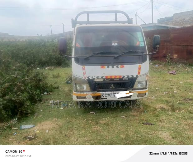 Mitsubishi Canter - thumbnail 3