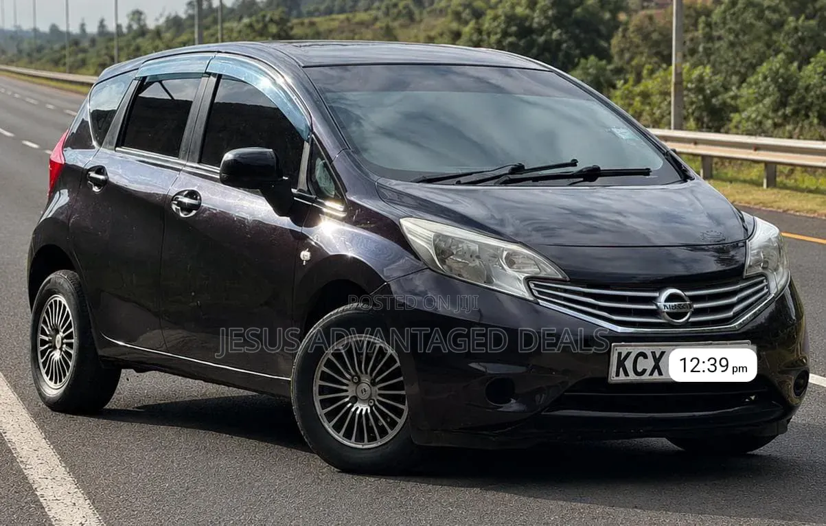 Nissan Note 2012 Maroon