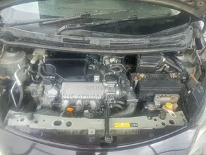 Nissan Note 2012 Maroon