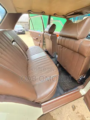 Mercedes-Benz 200E 1978 Ivory