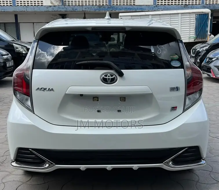 Toyota Aqua 2019 White