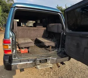 Mitsubishi Pajero 1999 Blue