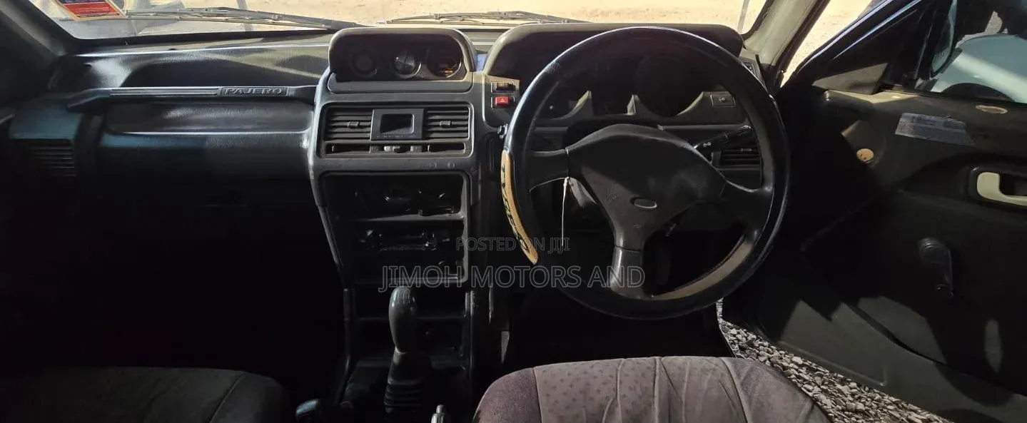 Mitsubishi Pajero 1999 Blue