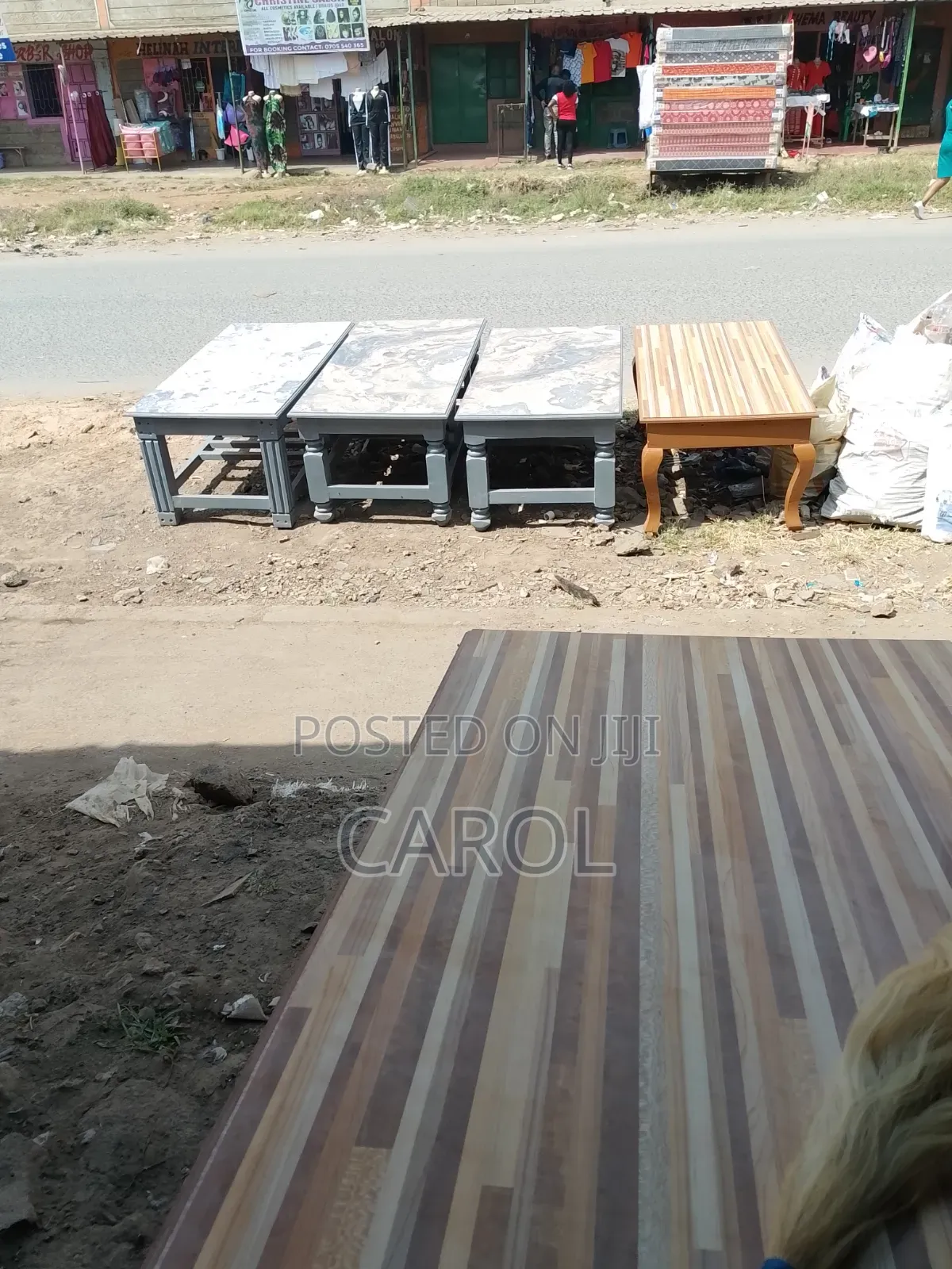 The LEE'S Furnitures