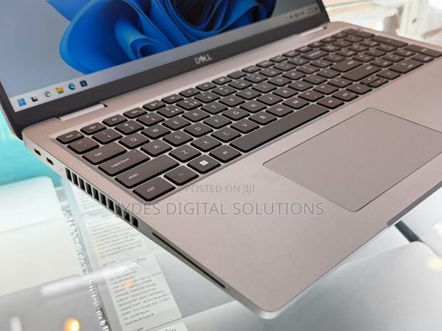 Laptop Dell Precision 3580 16GB Intel Core i7 SSD 512GB - thumbnail 4