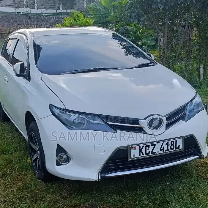 Toyota Auris 2013 White