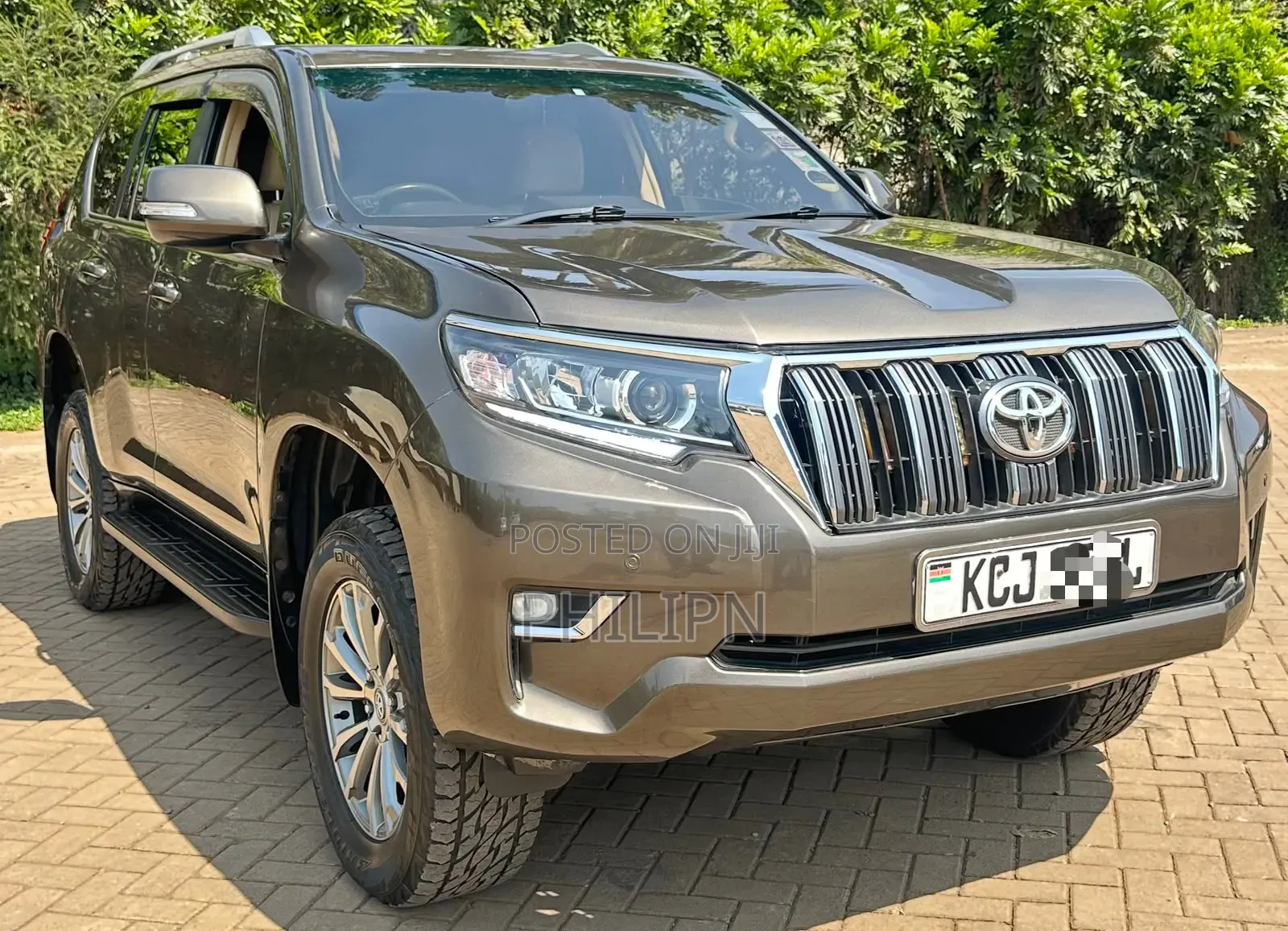 Toyota Land Cruiser Prado 2016 Brown
