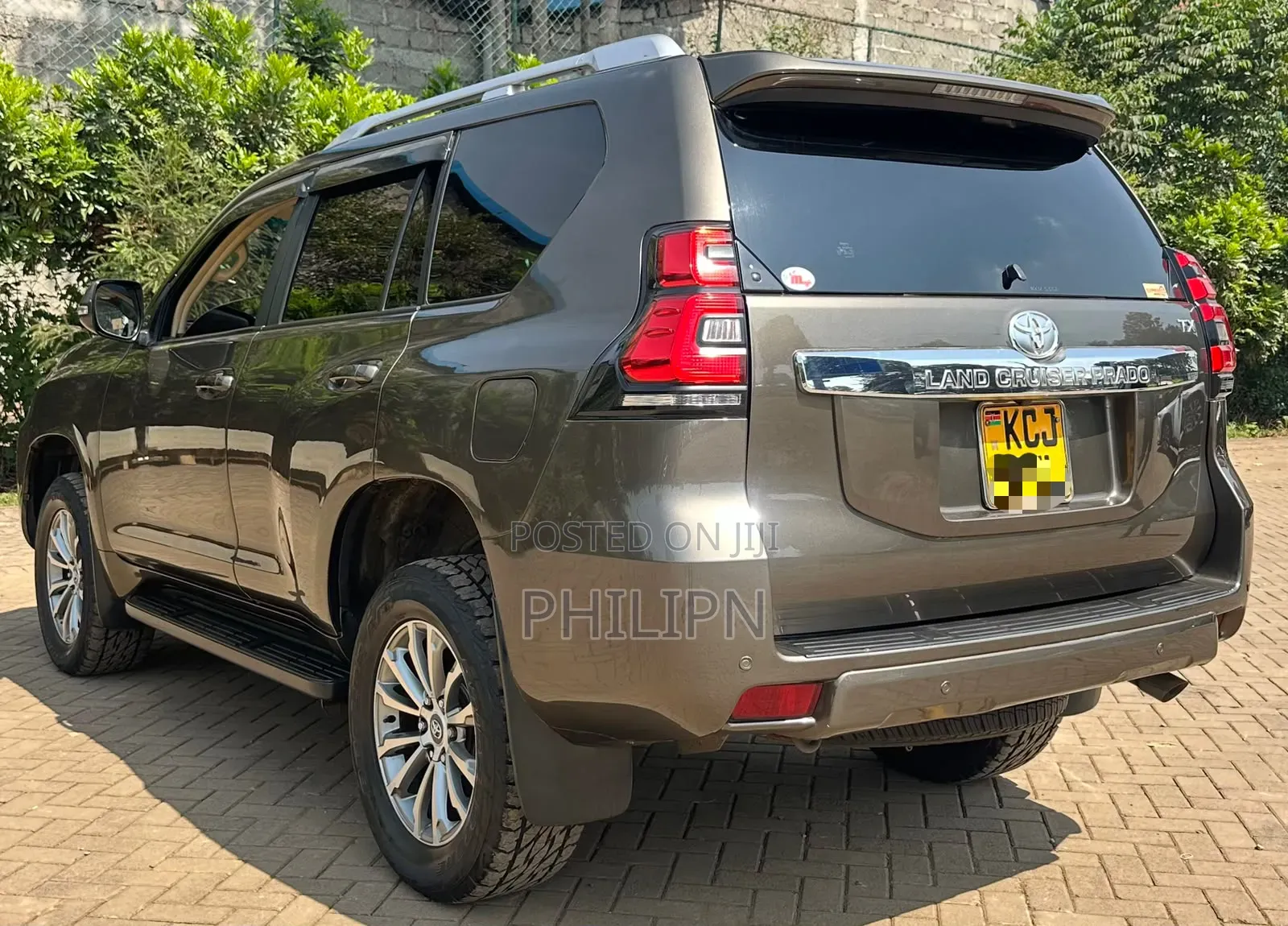 Toyota Land Cruiser Prado 2016 Brown