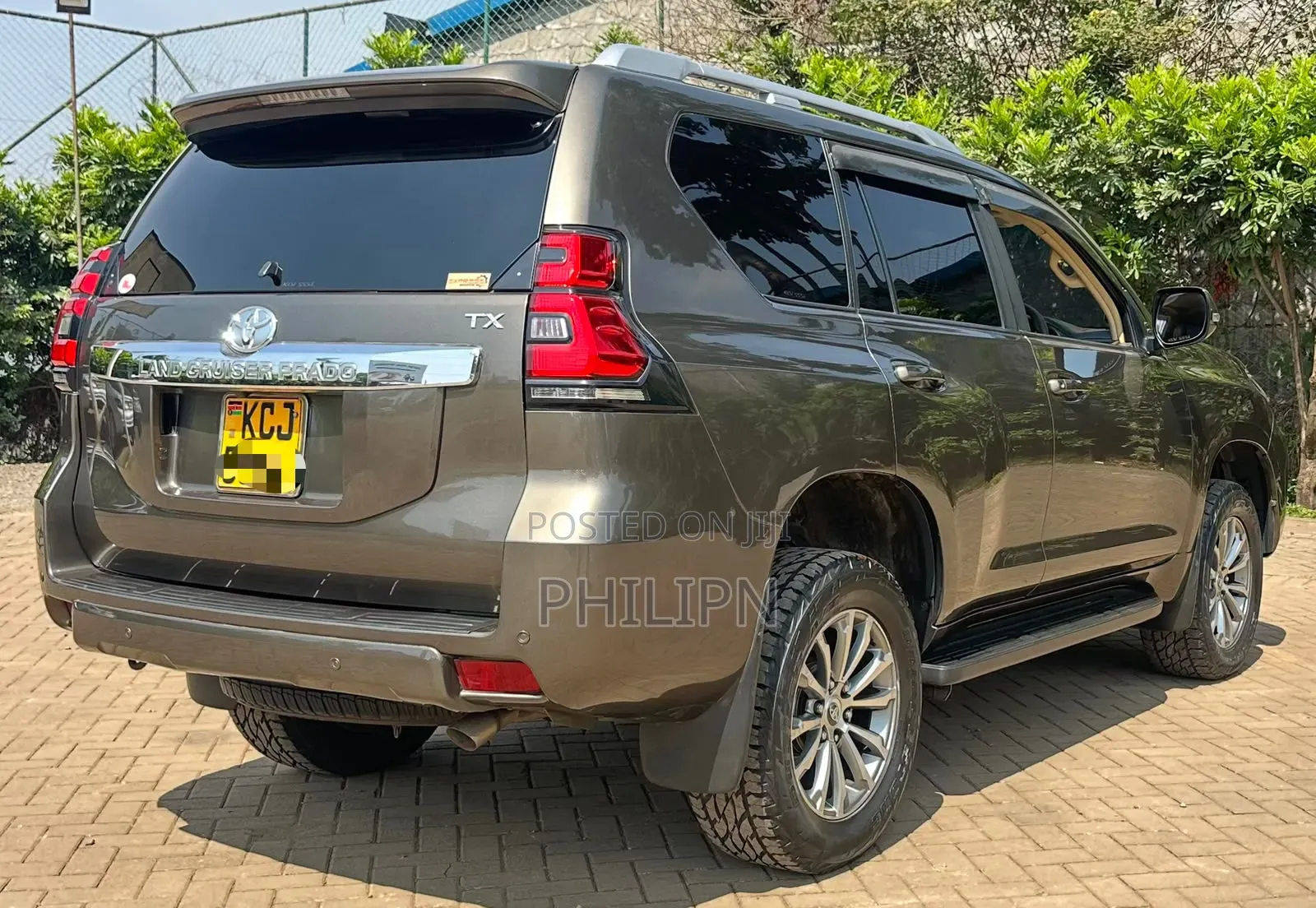 Toyota Land Cruiser Prado 2016 Brown