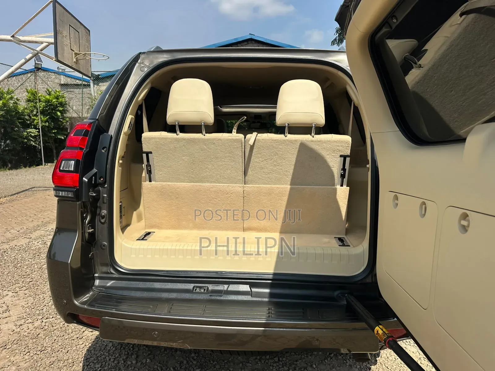Toyota Land Cruiser Prado 2016 Brown