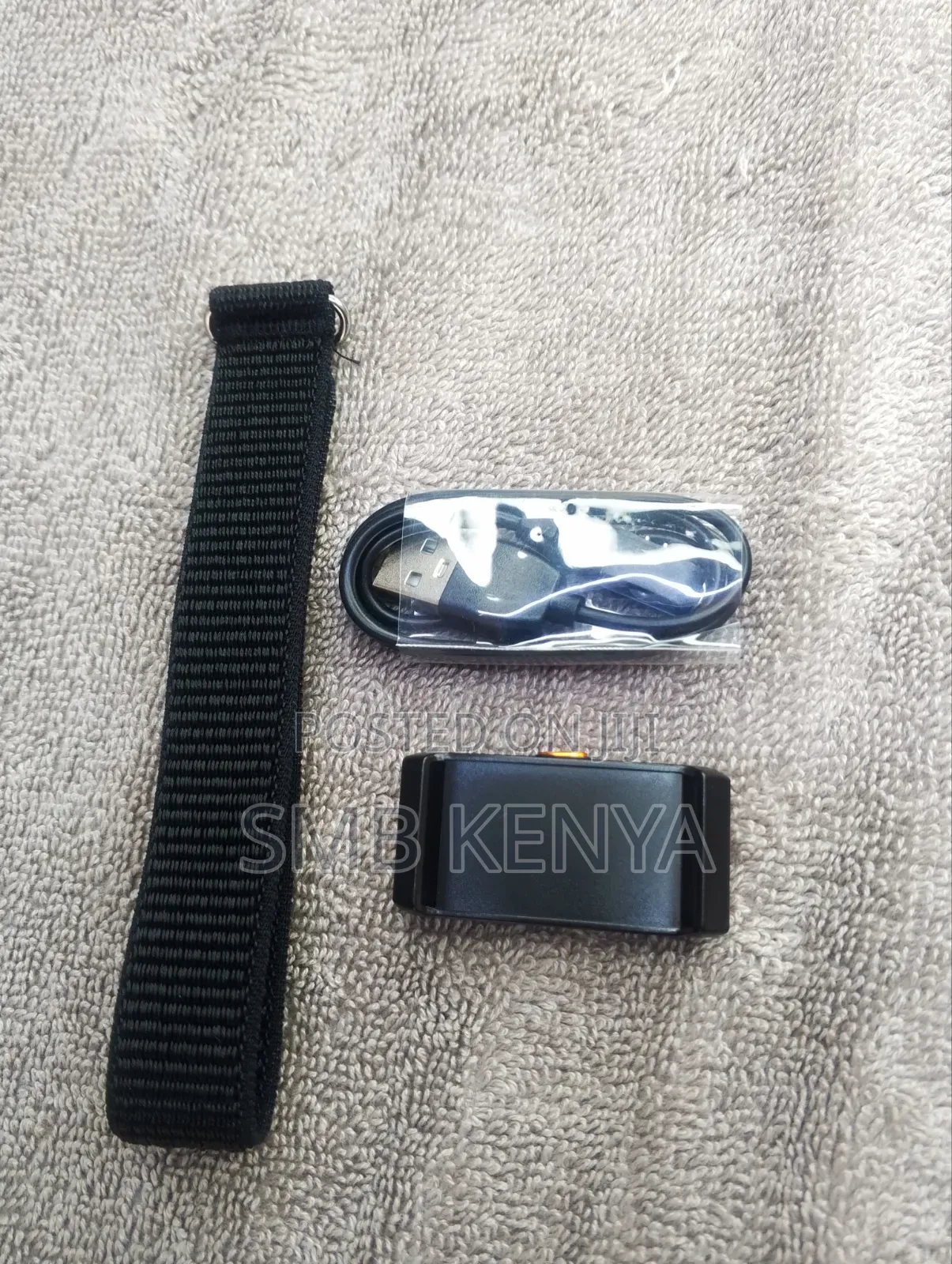 Screenless Smart Health Monitoring Bracelet