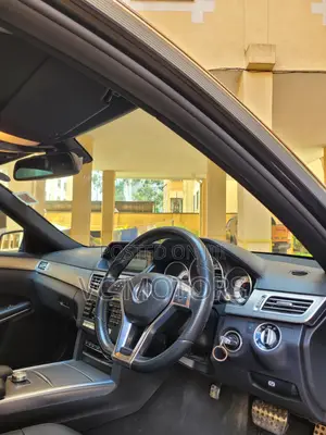 Mercedes-Benz E250 2015 Black