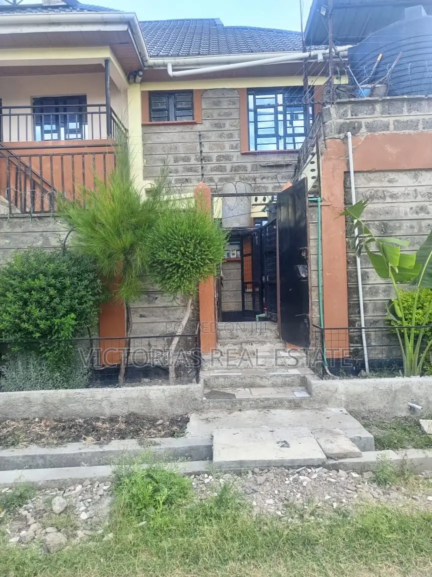 3bdrm Maisonette in Arusha Court, Complex Utawala for rent