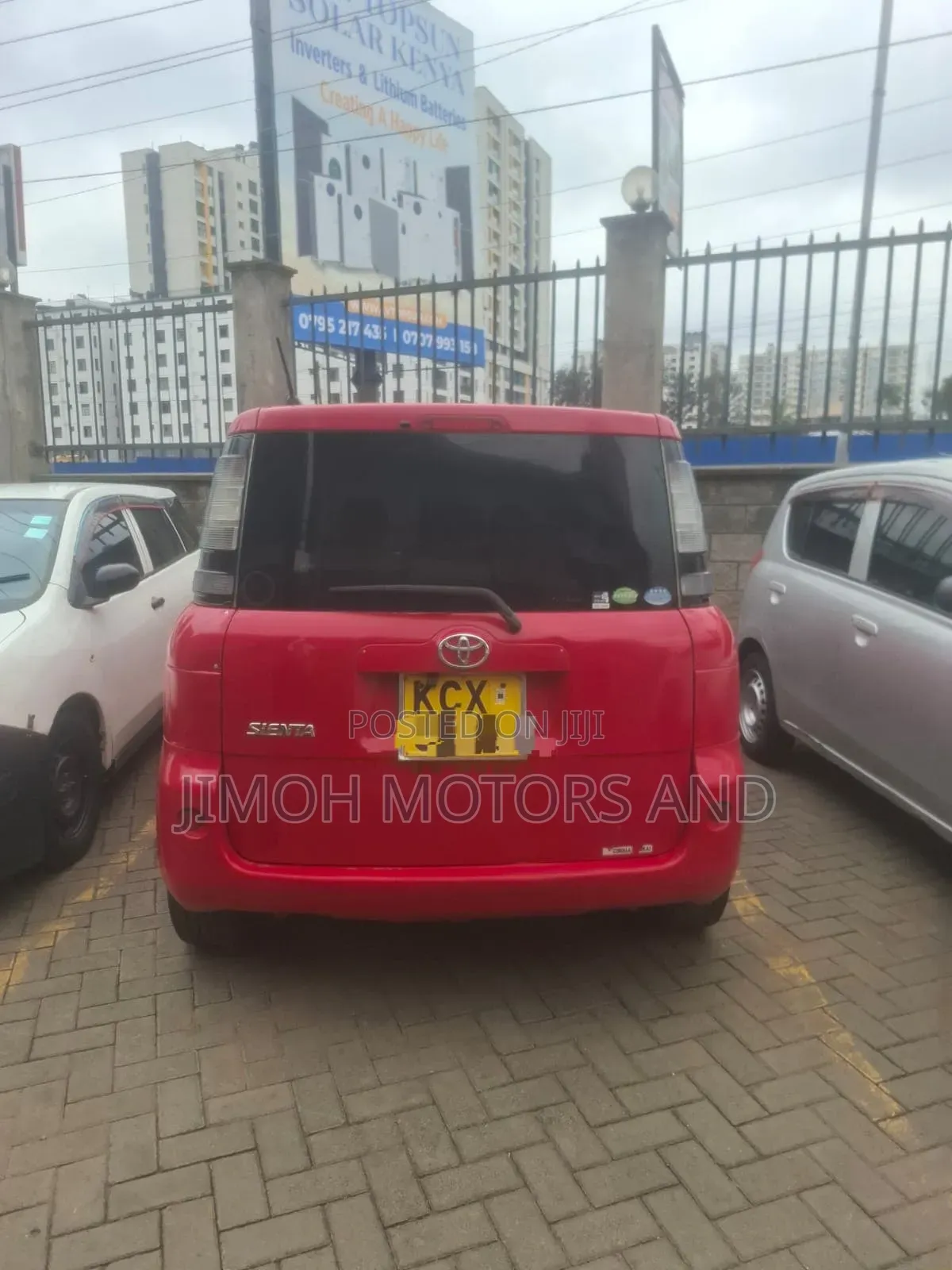 Toyota Sienta 2012 Red