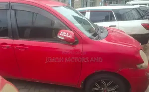 Toyota Sienta 2012 Red