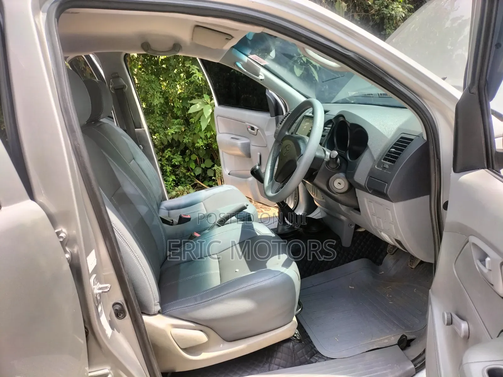 Toyota Hilux 2011 Silver