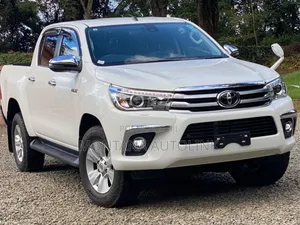 Toyota Hilux 2019 White