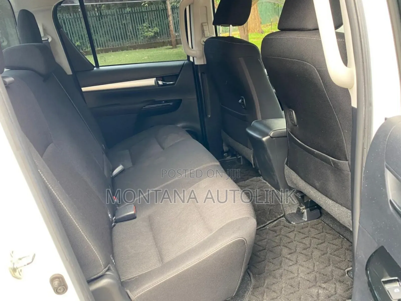 Toyota Hilux 2019 White