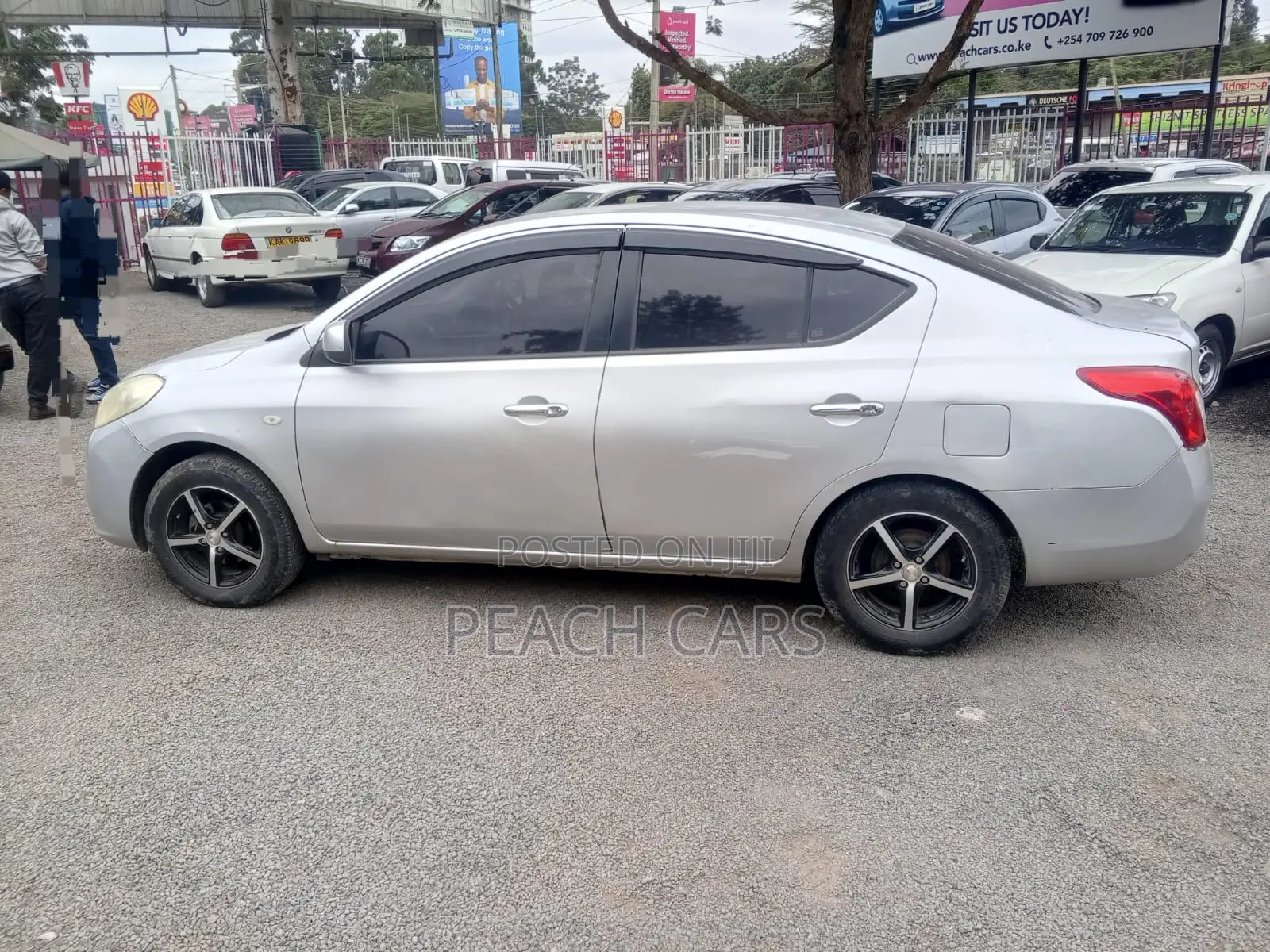 Nissan Latio 2014 Silver
