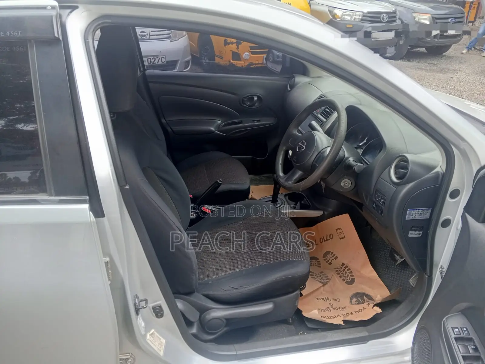 Nissan Latio 2014 Silver