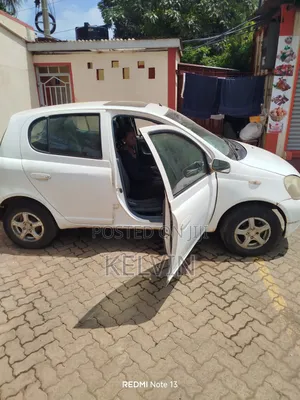 Toyota Vitz 2005 White
