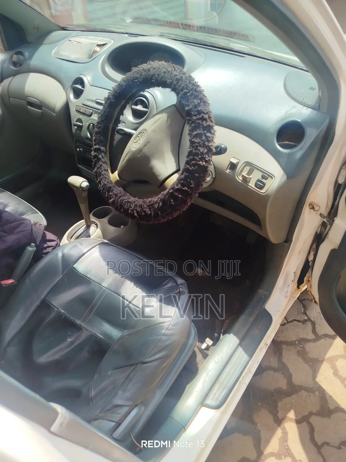 Toyota Vitz 2005 White